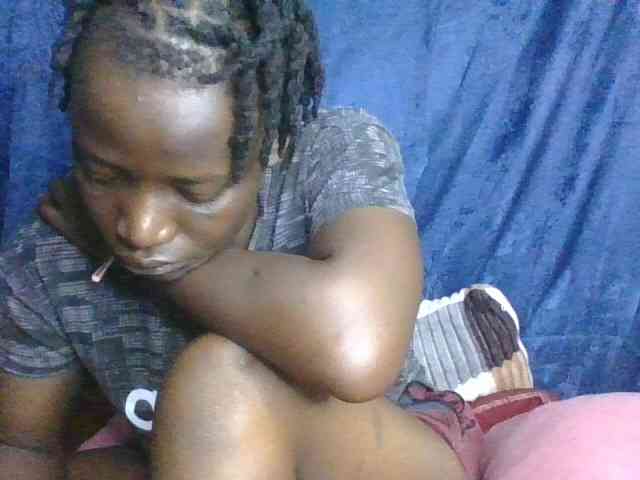 Yourdreamgirl webcam