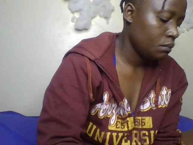Yourdreamgirl webcam