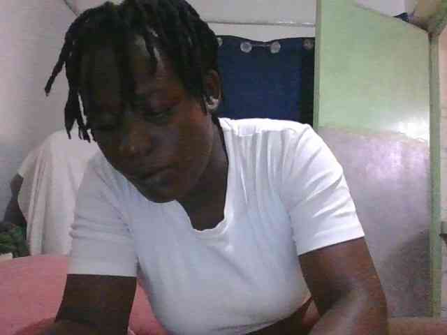 Yourdreamgirl webcam