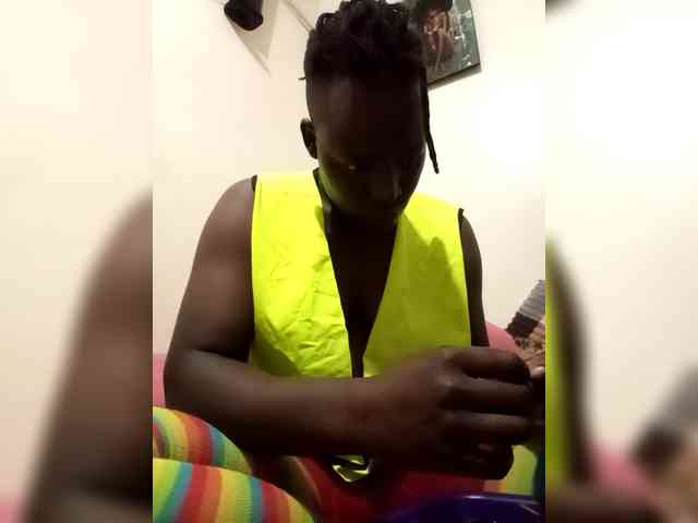 Yourdreamgirl webcam