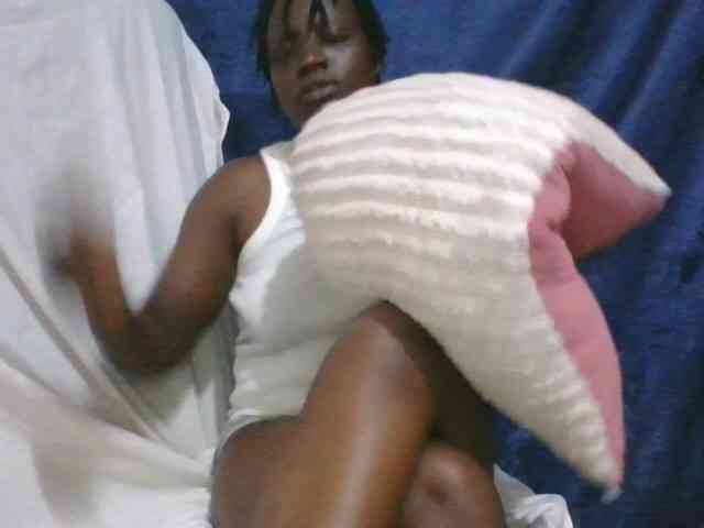 Yourdreamgirl webcam