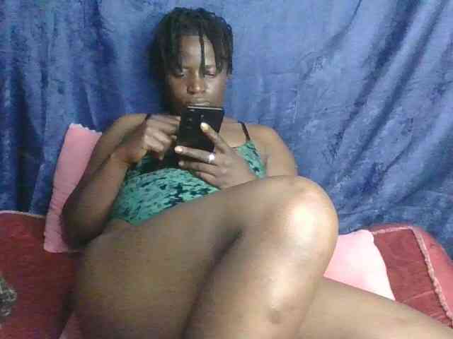 Yourdreamgirl webcam