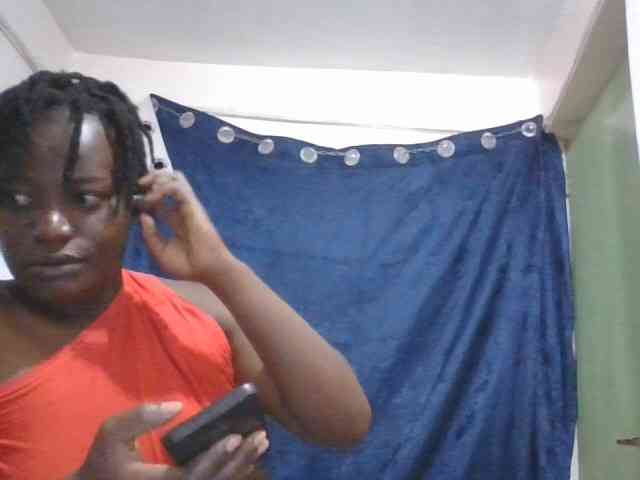 Yourdreamgirl webcam