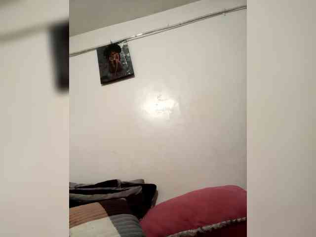 Yourdreamgirl webcam