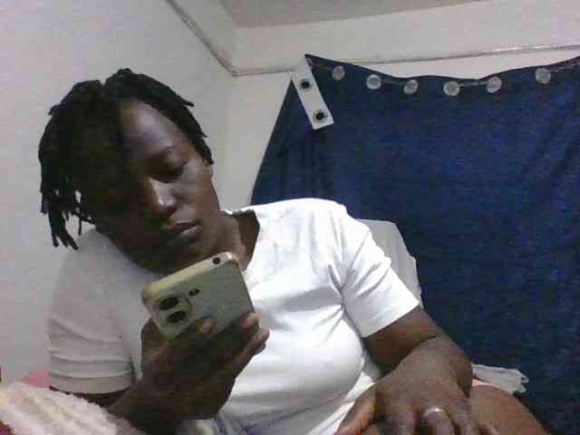 Yourdreamgirl webcam