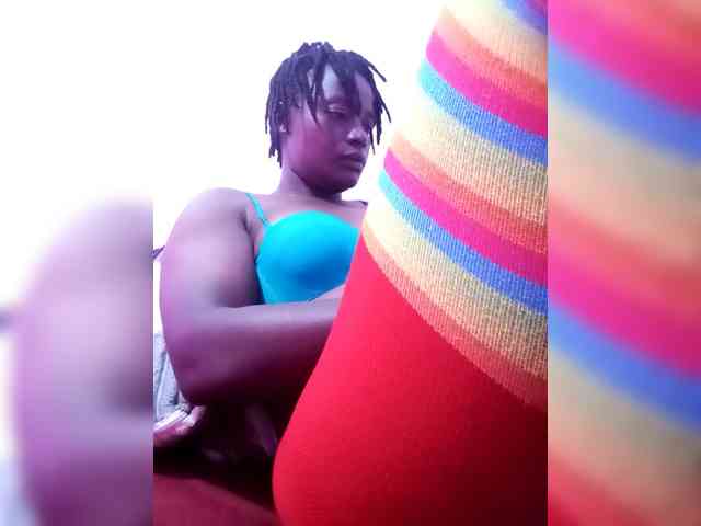 Yourdreamgirl Live Webcam on BongaCams