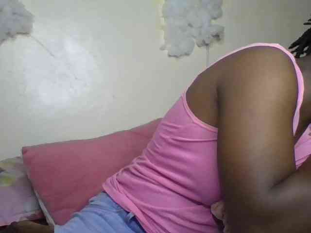 Yourdreamgirl webcam