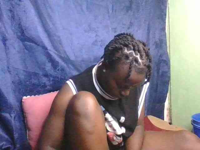 Yourdreamgirl webcam