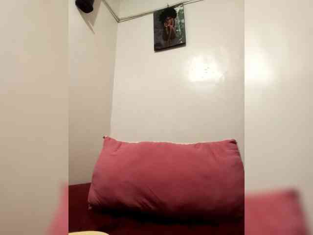 Yourdreamgirl webcam