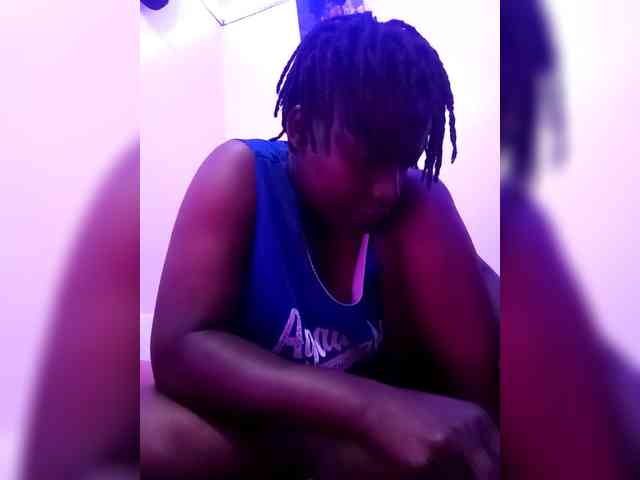 Yourdreamgirl webcam