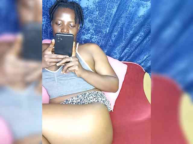 Yourdreamgirl webcam