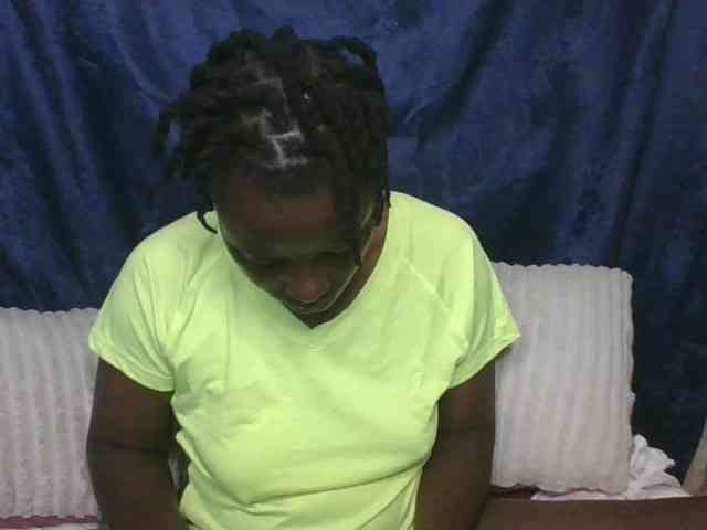 Yourdreamgirl webcam