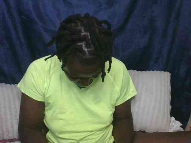 Yourdreamgirl webcam