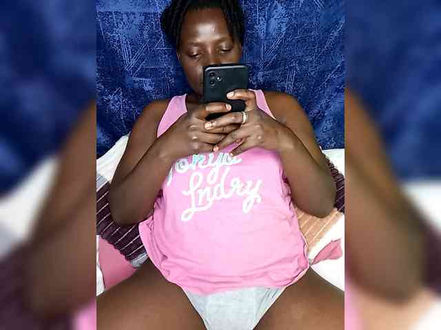 Yourdreamgirl webcam