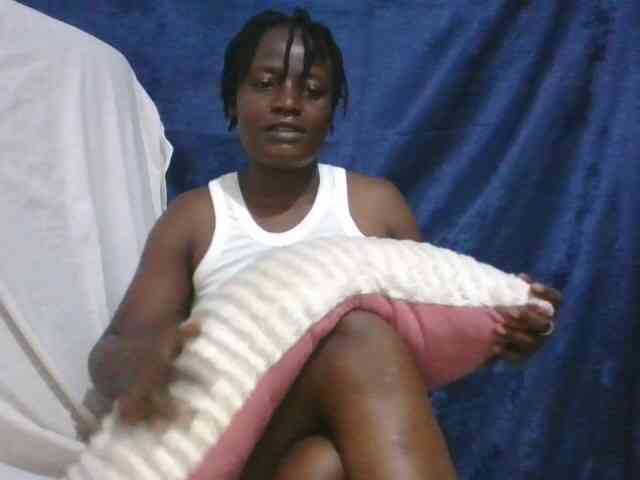 Yourdreamgirl webcam