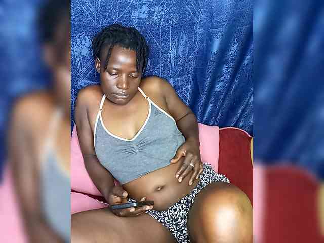 Yourdreamgirl webcam