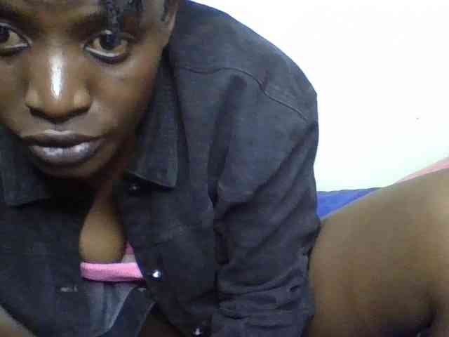 Yourdreamgirl webcam