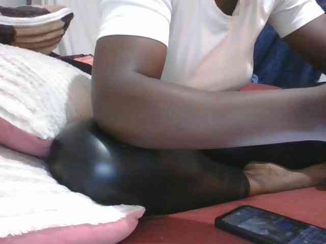 Yourdreamgirl webcam