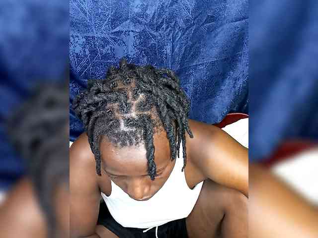 Yourdreamgirl webcam