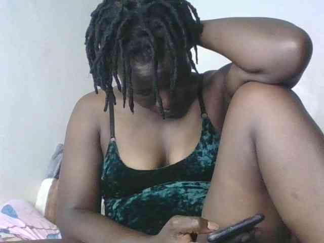 Yourdreamgirl webcam