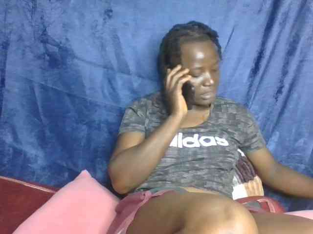 Yourdreamgirl webcam