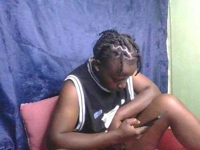 Yourdreamgirl webcam