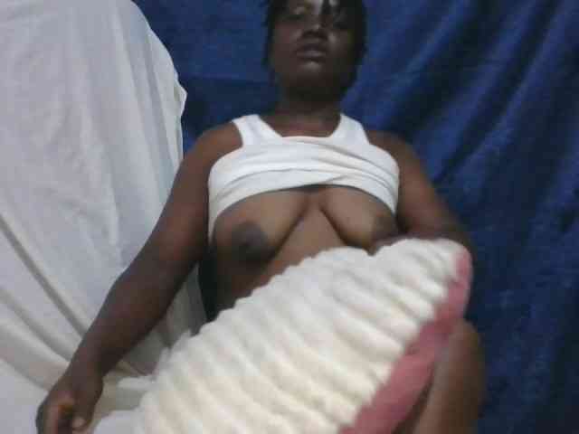 Yourdreamgirl webcam