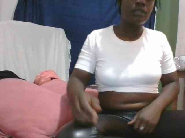 Yourdreamgirl webcam