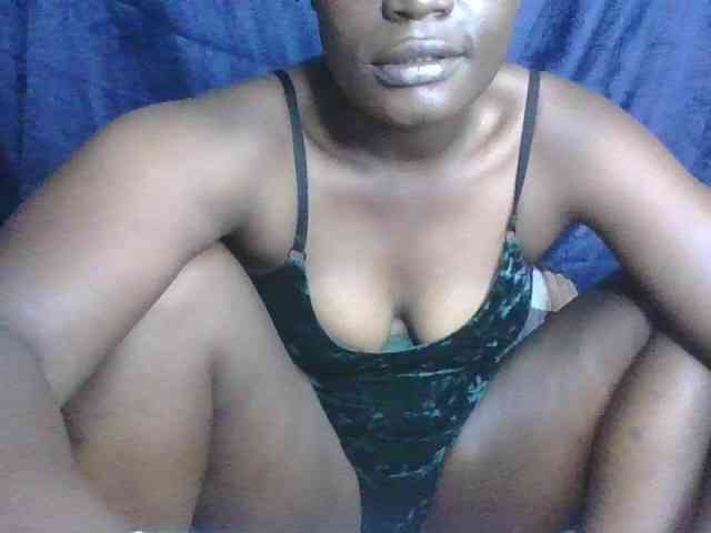 Yourdreamgirl webcam