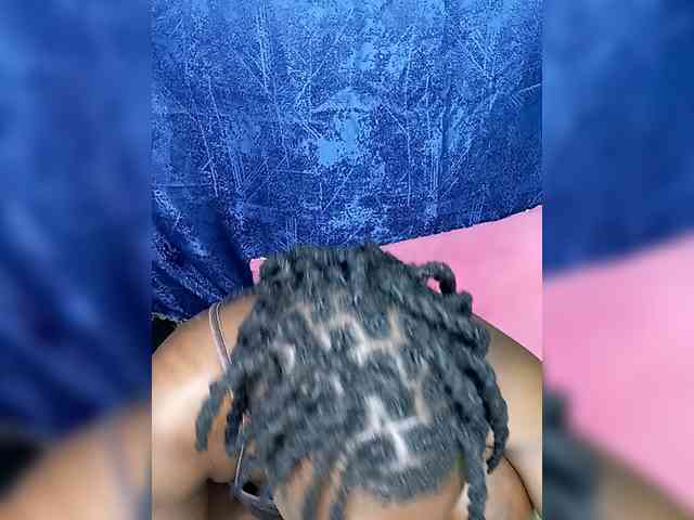 Yourdreamgirl webcam