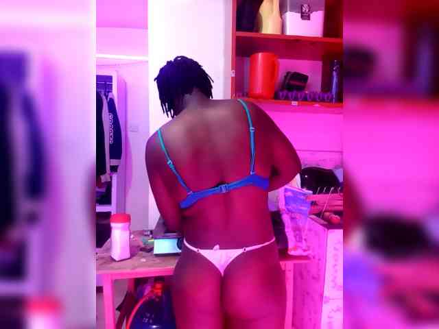 Yourdreamgirl webcam