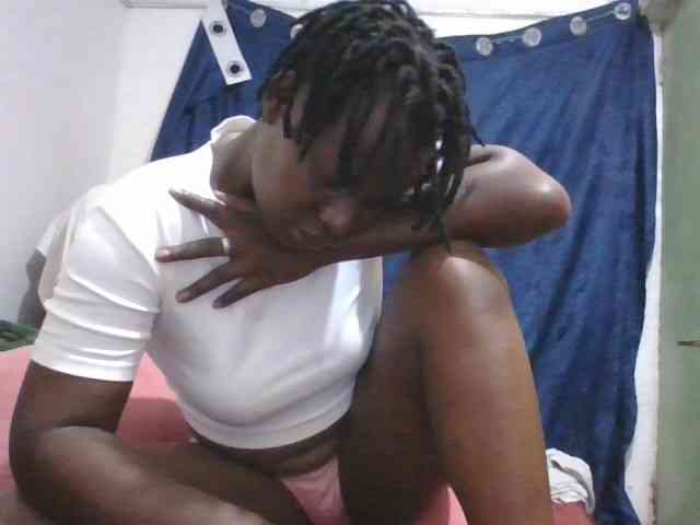 Yourdreamgirl webcam