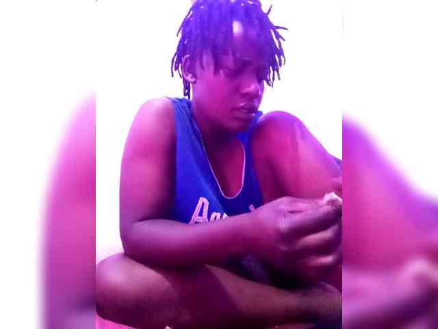 Yourdreamgirl webcam