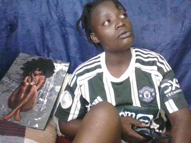 Yourdreamgirl webcam