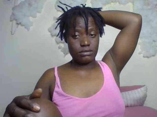Yourdreamgirl webcam