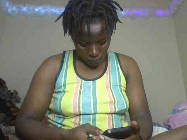 Yourdreamgirl webcam