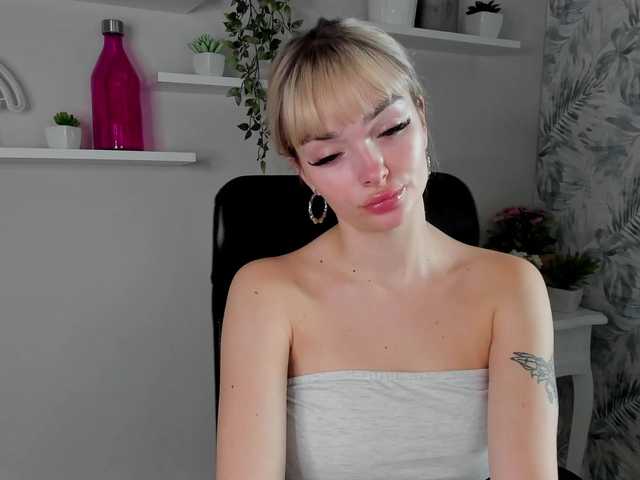  PollyExtasy chat room