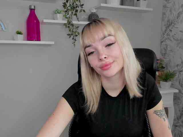 PollyExtasy webcam