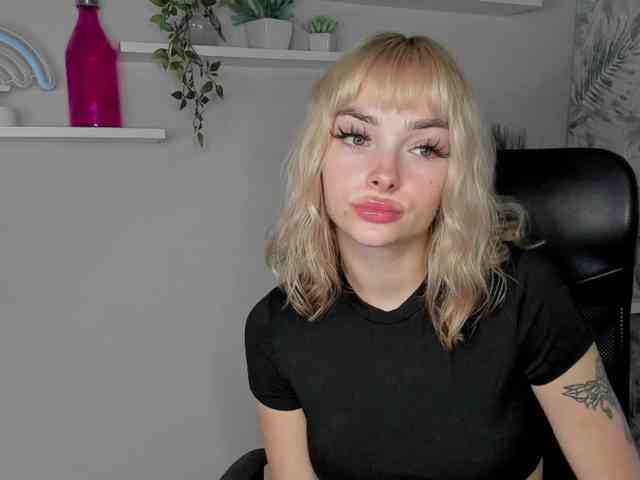 PollyExtasy webcam