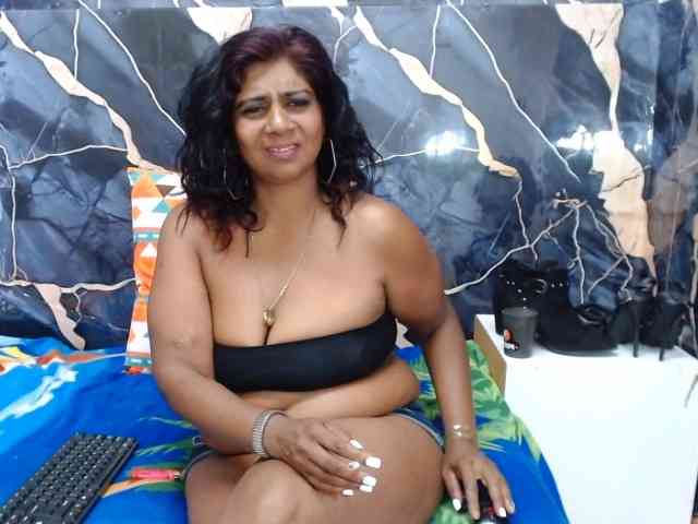 indianerotica69 Live Webcam on BongaCams