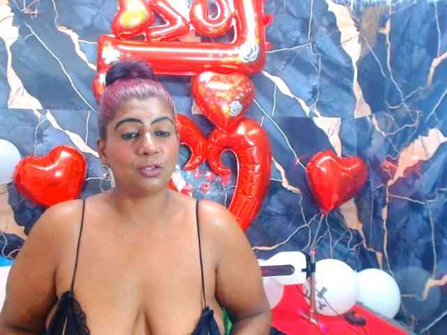 indianerotica69 webcam