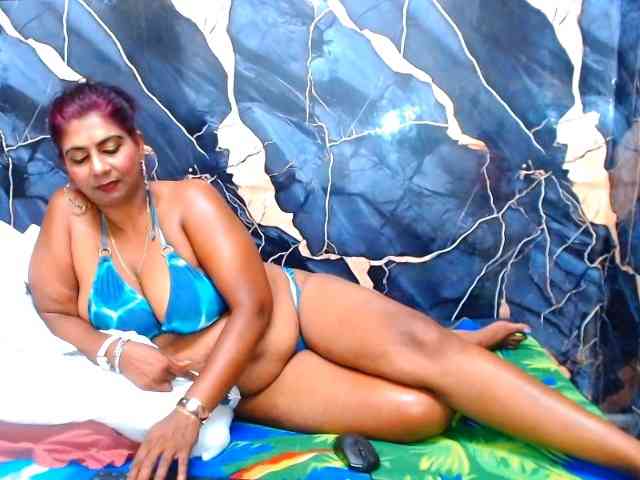 indianerotica69 Live Webcam on BongaCams