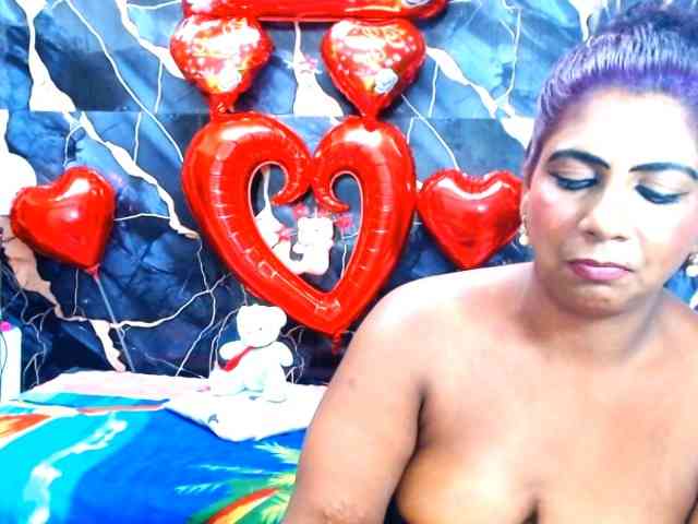 indianerotica69 webcam