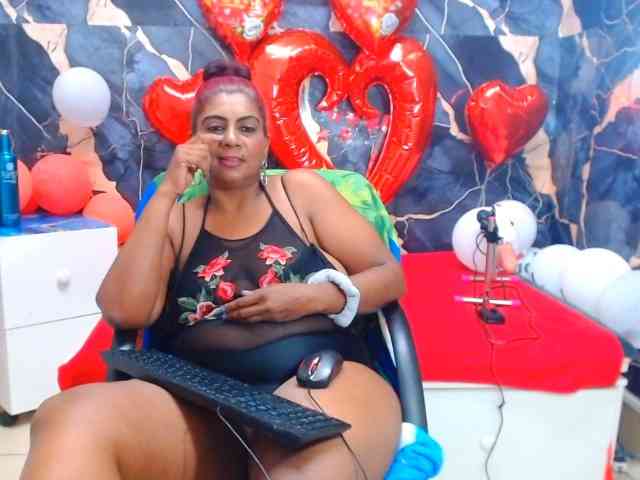 indianerotica69 Live Webcam on BongaCams