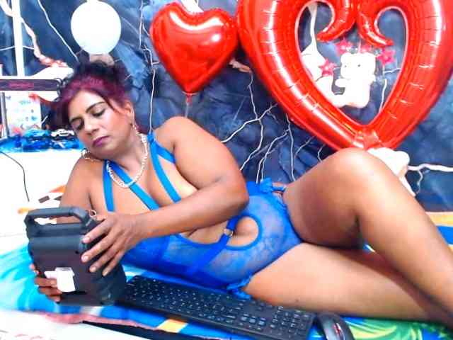 indianerotica69 Live Webcam on BongaCams