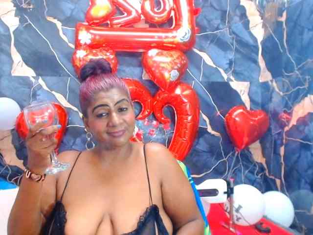 indianerotica69 webcam