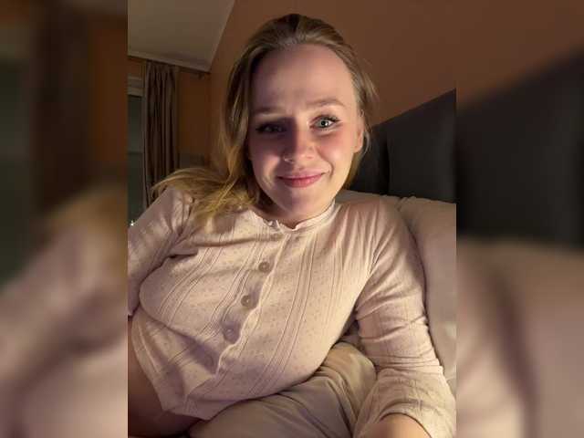 elegantbabe from BongaCams is Freechat