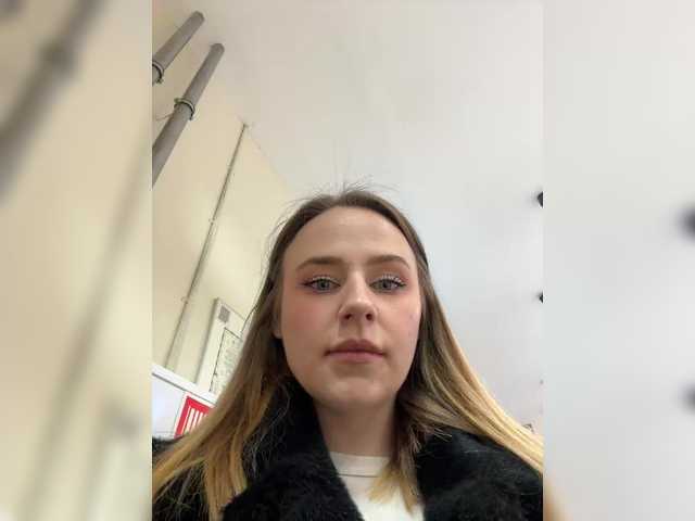 elegantbabe's BongaCams show and profile