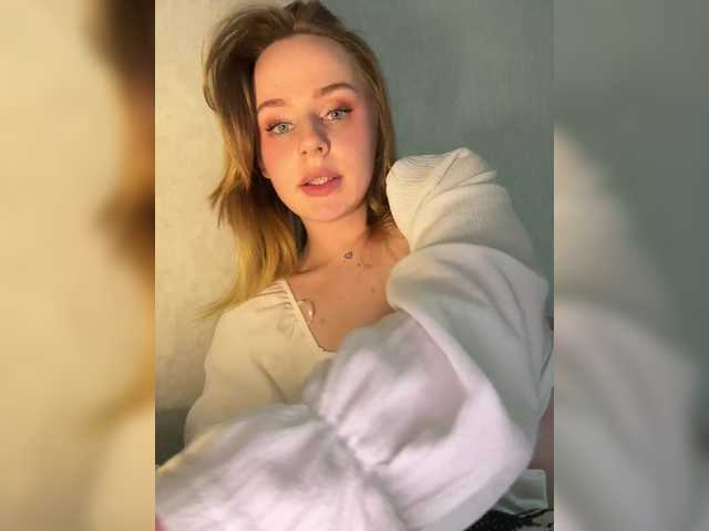 elegantbabe's BongaCams show and profile