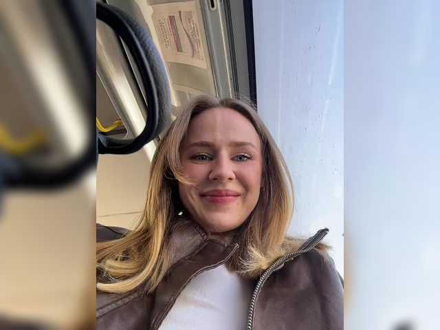 elegantbabe's BongaCams show and profile